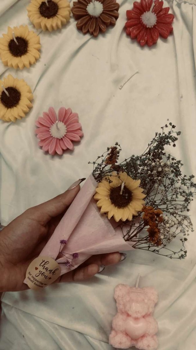 Daisy Boquet Candle - Candles By Midnight