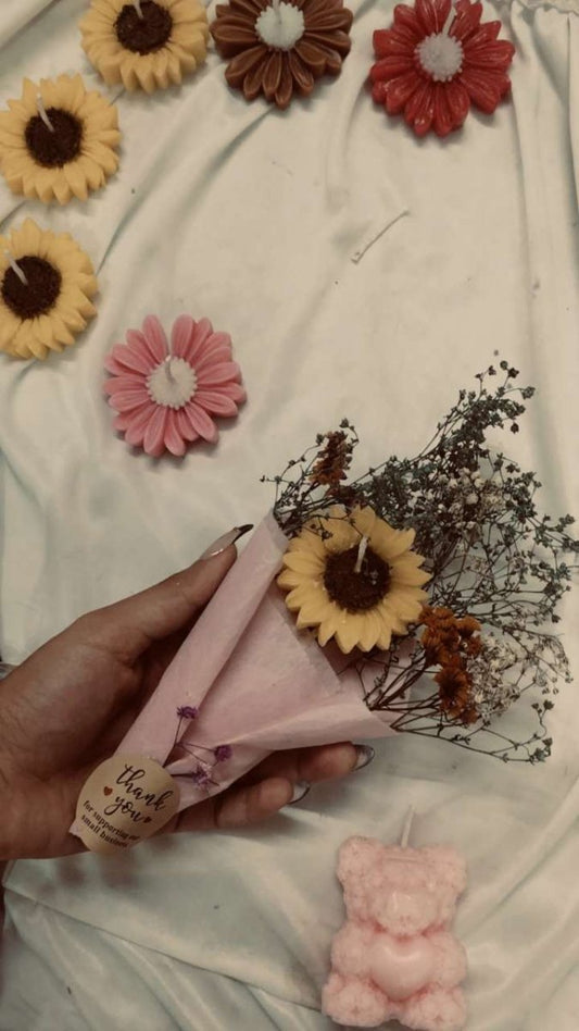 Daisy Boquet Candle - Candles By Midnight