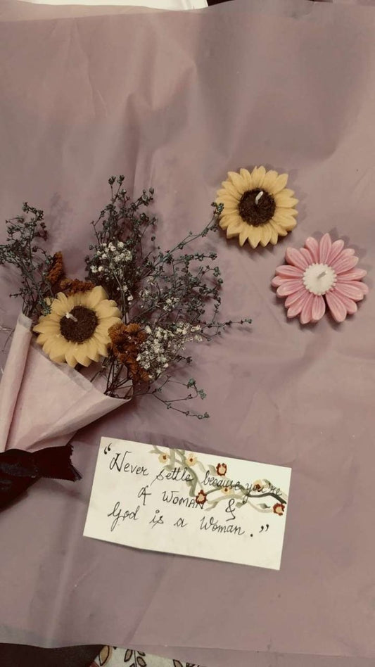 Daisy Boquet Candle - Candles By Midnight