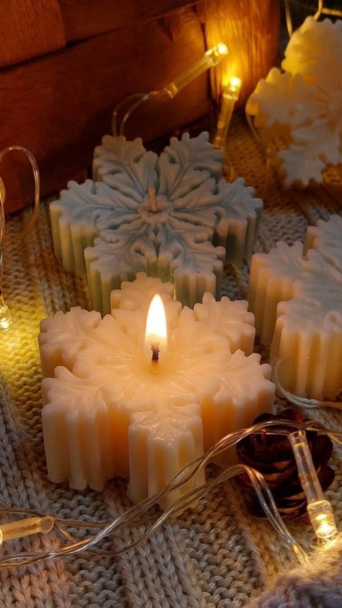 Snowflake candle - Candles By Midnight